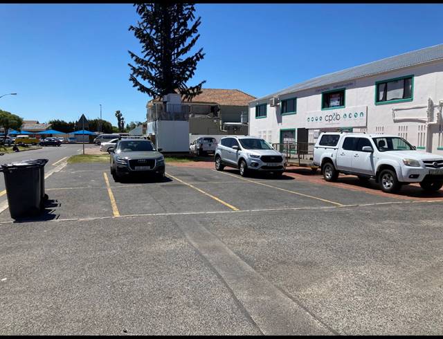 526M² WAREHOUSE RENTED IN RETREAT